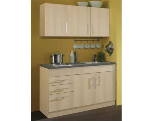 Küchenzeile mit Oberschränken, Spüle, Kochfeld und Schubladen