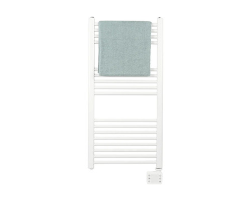 Sèche-serviettes blanc avec serviette