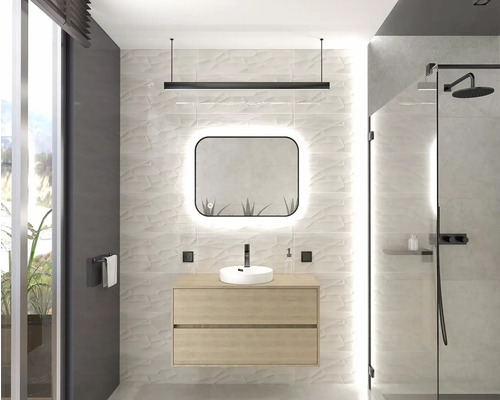 Modernes Badezimmer mit Waschtisch, Spiegel, Beleuchtung und Dusche