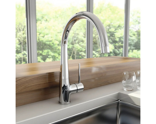 Robinet de cuisine en métal avec col de cygne