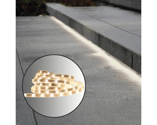 LED-Streifen zur dekorativen Beleuchtung von Wegen und Treppen im Aussenbereich