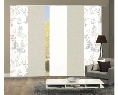 Panneaux japonais avec motif de feuilles dans un espace de vie