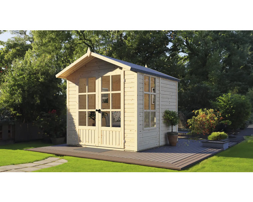 Abri de jardin avec fenêtres et porte double dans le jardin.