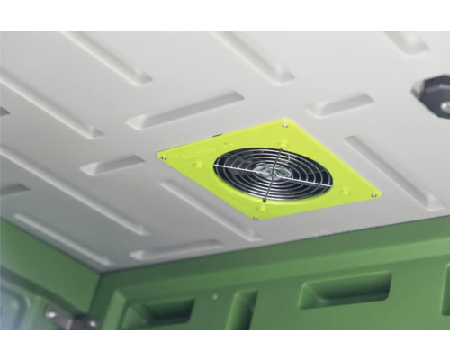 Deckenventilator mit Schutzgitter für Kühlung