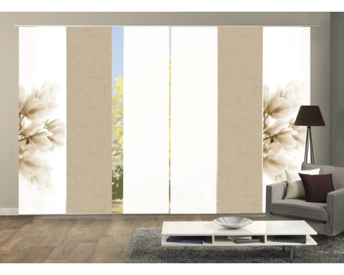 Panneaux japonais avec motif floral dans un salon