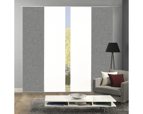 Wohnzimmer mit Schiebevorhängen zur Fensterdekoration