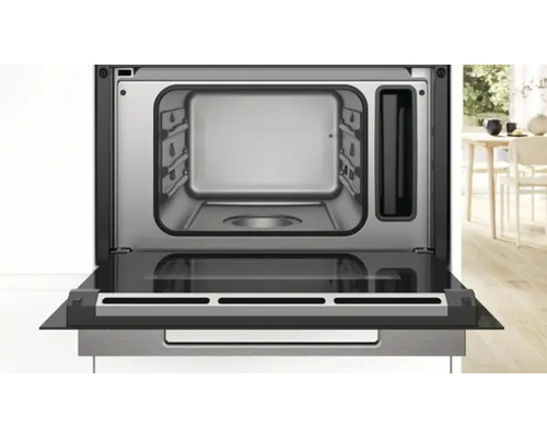 Intérieur d''un four à micro-ondes ouvert