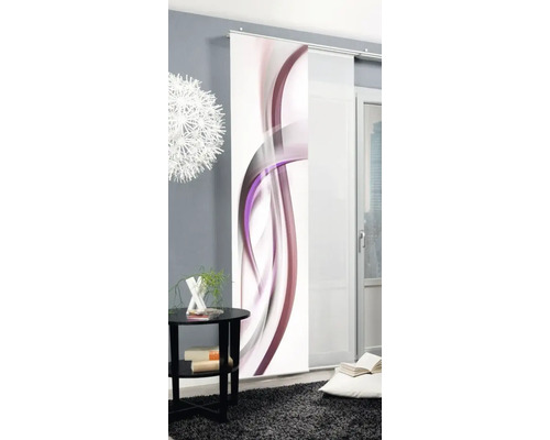 Dekorativer Schiebevorhang mit abstraktem Muster im Wohnraum