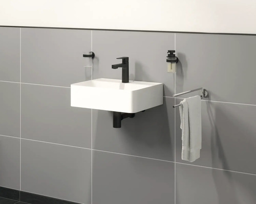 Lavabo de salle de bain avec robinet, distributeur de savon, verre avec support et porte-serviettes