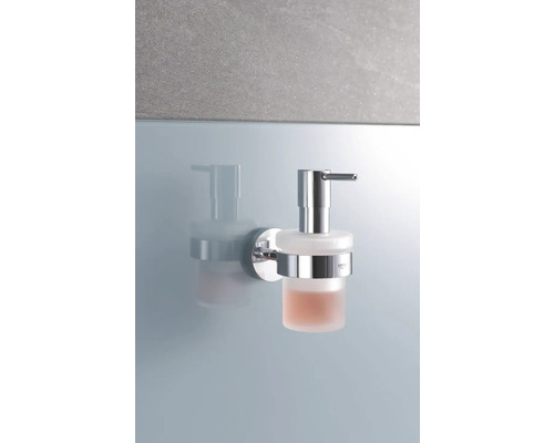 Distributeur de savon mural en verre et métal pour installation de salle de bain