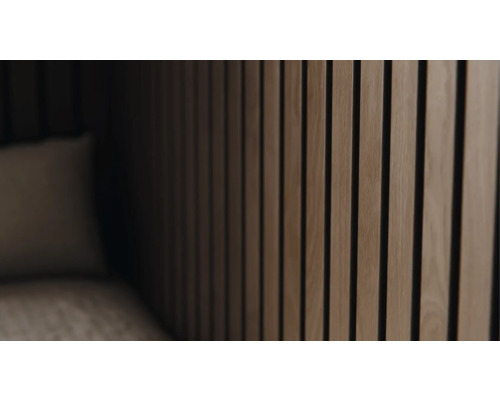 Panneau mural en bois avec lattes verticales et isolation phonique