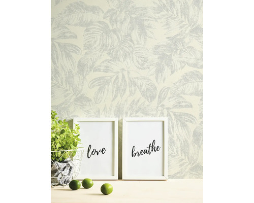 Papier peint à motif végétal en intérieur