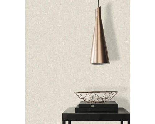 Scène avec papier peint textile, lampe, bol et table