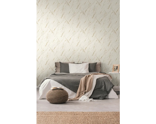 Chambre à coucher avec lit et papier peint à motif marbré