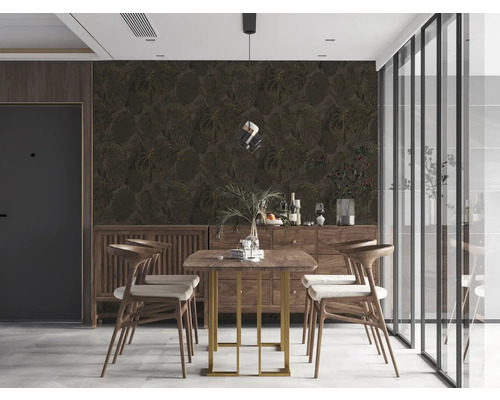 Salle à manger avec table, chaises et papier peint à motifs