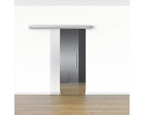 Glastür mit Griff in einem Zimmer.