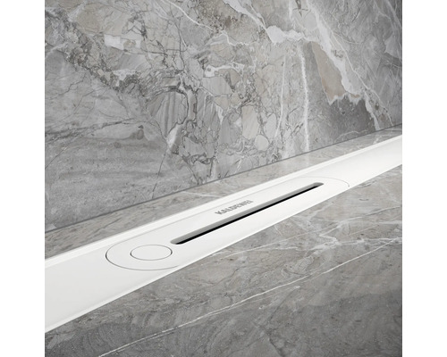 Kaldewei Duschrinne im Badezimmer mit Marmorfliesen