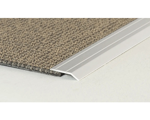 Vue détaillée d''un bord de tapis avec profilé de transition