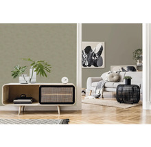 Salon avec meuble bas moderne, canapé et décoration