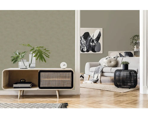 Salon avec meuble bas moderne, canapé et décoration