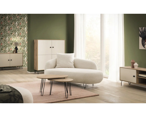 Salon avec canapé, tables et armoires au design moderne