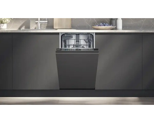 Lave-vaisselle Siemens ouvert dans une cuisine moderne