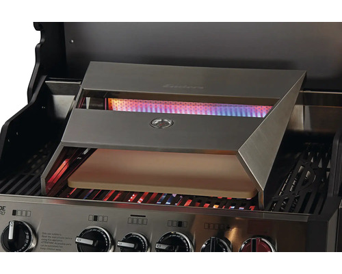 Adaptateur four à pizza Enders sur un barbecue à gaz
