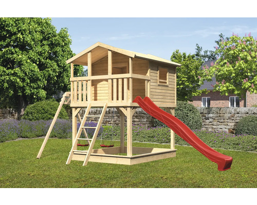 Cabane de jeux avec des pilotis Karibu Benjamin 198 x 243 cm bois naturel Tour de jeu en bois avec toboggan, échelle, balançoire et bac à sable dans le jardin