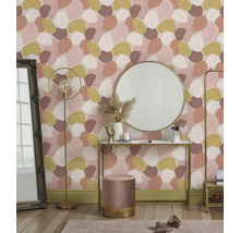 Chambre décorative avec papier peint, miroir et coiffeuse