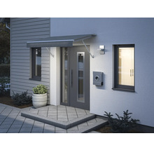 Zone d''entrée d''une maison avec porte d''entrée, auvent, boîte aux lettres et éclairage