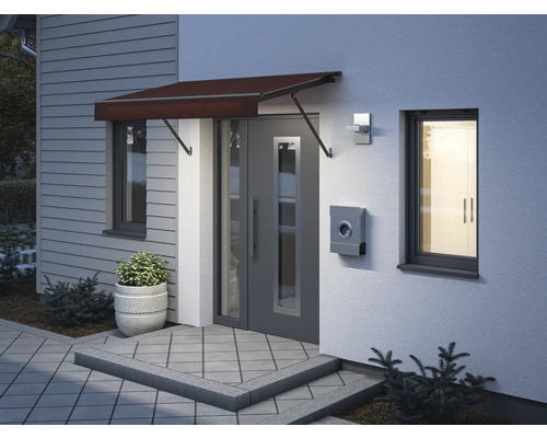 Façade de maison avec porte d''entrée, boîte aux lettres, fenêtre et auvent