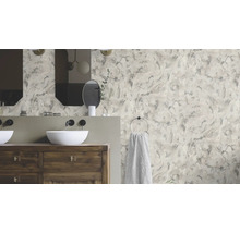 Modernes Badezimmer mit Waschtisch aus Holz, Aufsatzwaschbecken und Marmortapete