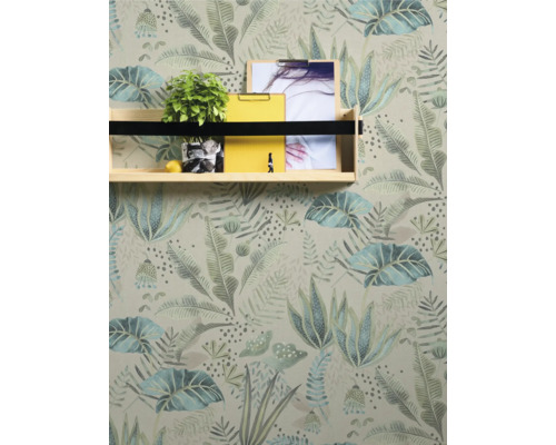 Décoration murale avec motif végétal et étagère en bois avec décoration