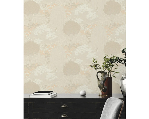 Papier peint à motif floral dans les tons beiges