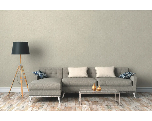 Salon avec canapé gris, plancher en bois et lampadaire
