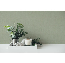 Aménagement mural avec des carreaux de céramique, décoration sur table blanche