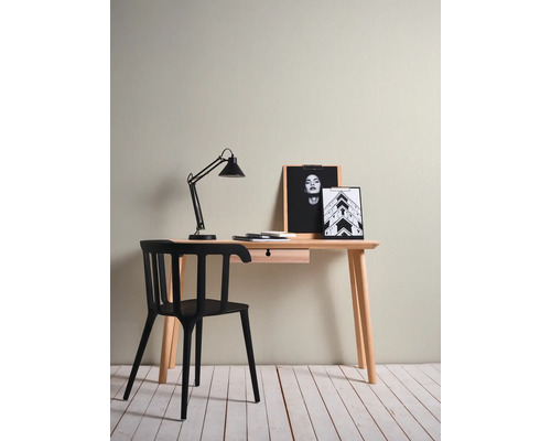 Bureau avec chaise, lampe de bureau et décoration pour bureau ou bureau à domicile