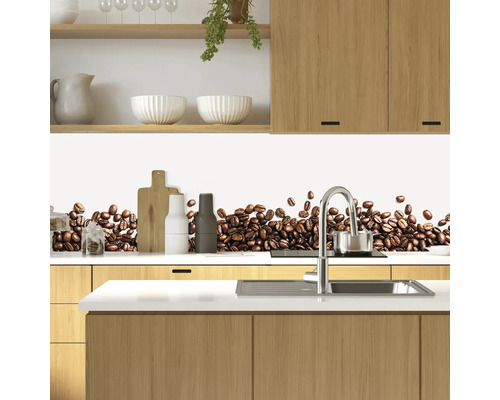 Scène de cuisine avec une crédence à motif grains de café