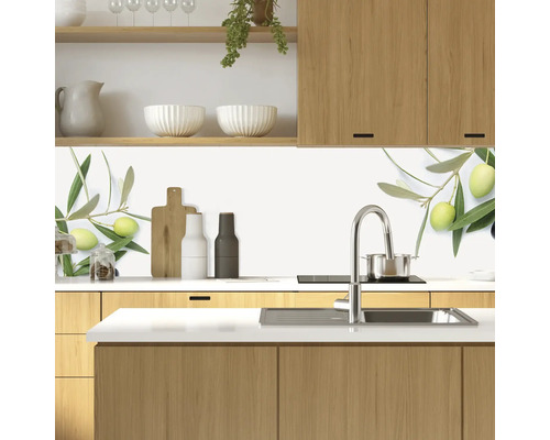 Crédence de cuisine avec motif de branche d''olivier dans une cuisine moderne