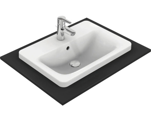 Vasque avec robinetterie sur une console