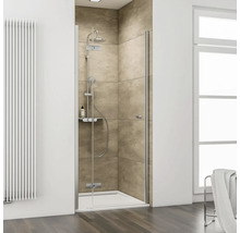 Salle de bains avec cabine de douche, robinetterie de douche et radiateur