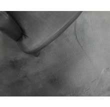Vue détaillée d''un fauteuil sur un tapis