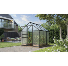 Serre de jardin avec plantes