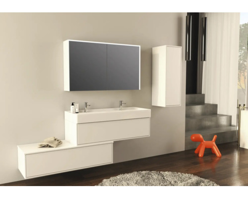 Ensemble de salle de bains moderne avec lavabo, armoire de toilette et armoire haute pour un aménagement élégant.