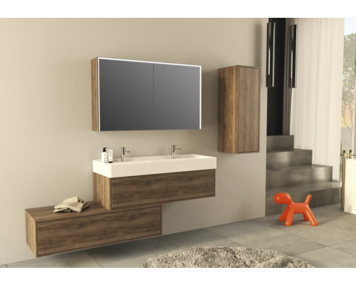 Salle de bain moderne avec meuble sous-lavabo, armoire de toilette et armoire haute