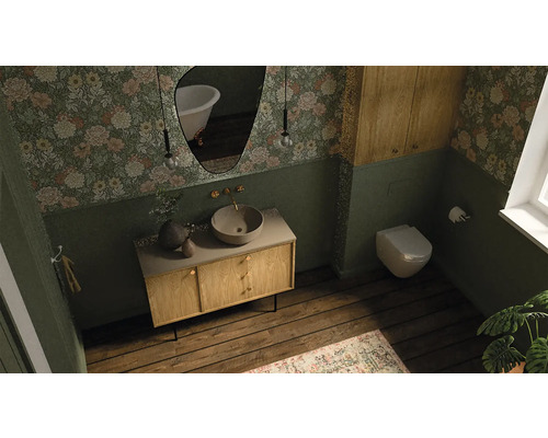 Salle de bains avec lavabo, meuble sous-vasque, miroir, toilettes et papier peint à fleurs