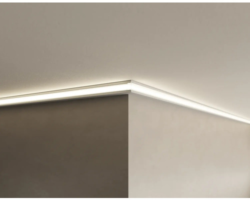 Bande lumineuse LED installée sur un plafond et un mur