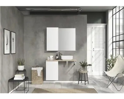 Salle de bain moderne avec meuble sous-lavabo, miroir, étagère et éléments décoratifs.