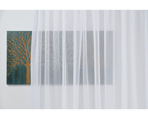 Ambiance d''intérieur décorative avec rideau et tableau mural