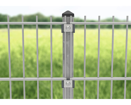 Clôture à double fil, vue détaillée avec poteaux et supports